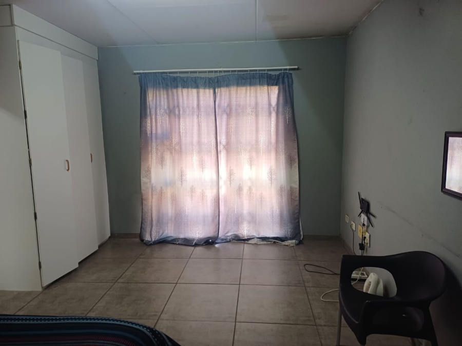 2 Bedroom Property for Sale in Kannoniers Park North West